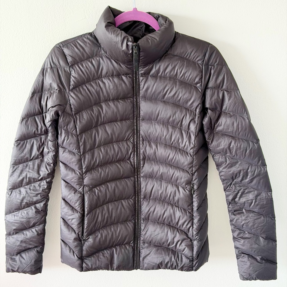 Uniqlo Women's Midnight Black Puffer Jacket Size S